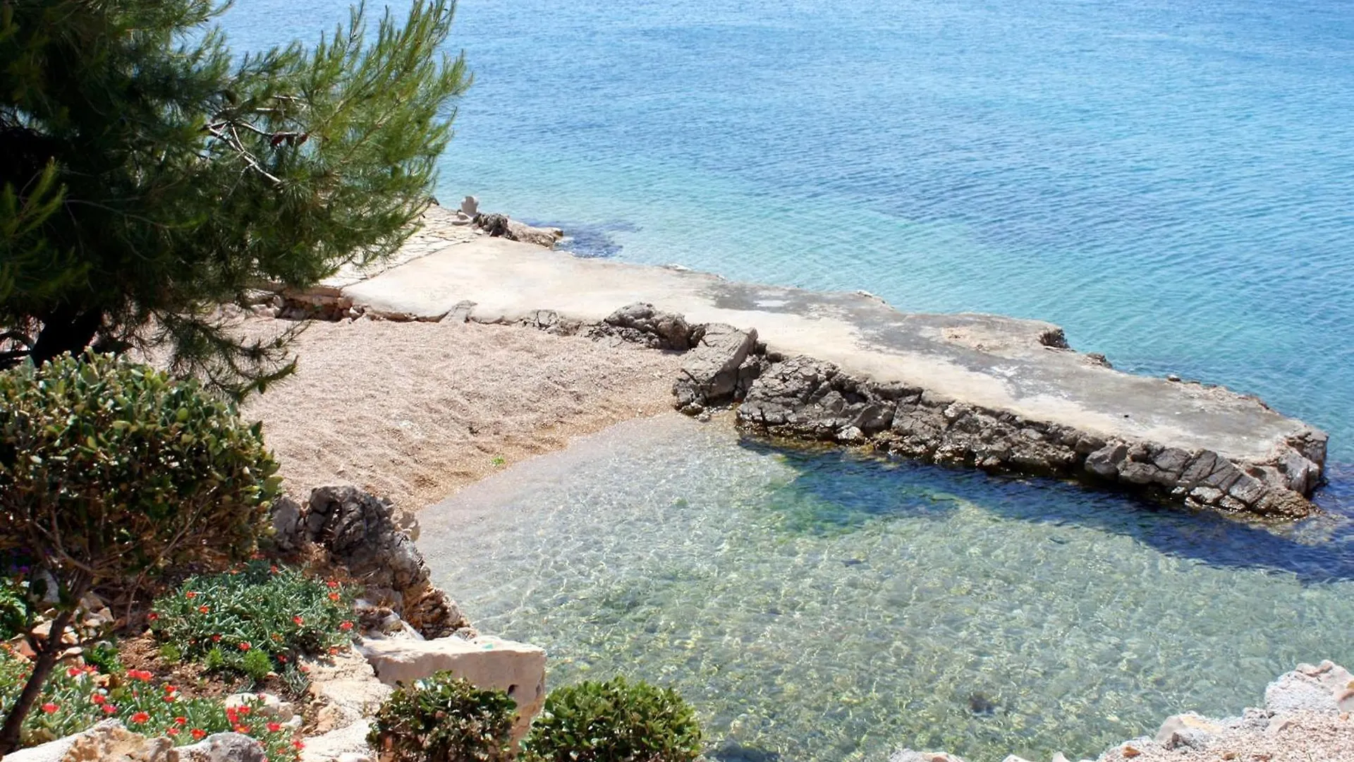 Seaside House For Families With Children Mandre, Pag - 22704 Villa Kolan Holiday home